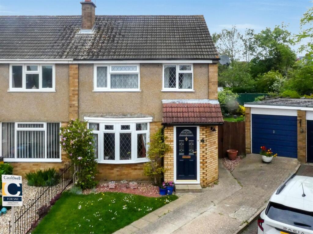 3-bed semi-detached on Browning Crescent, Bletchley, Milton Keynes, £375,000