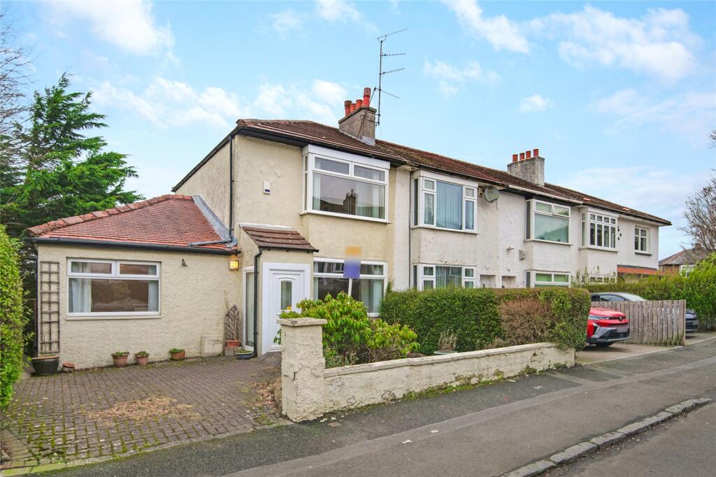 Main image of property: The Oval, Clarkston, Glasgow, East Renfrewshire, G76