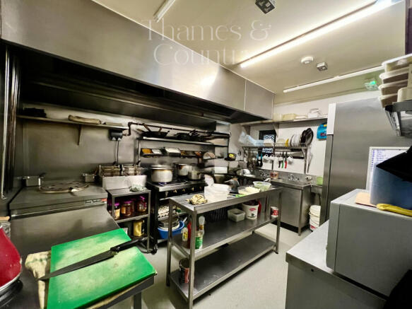 COMMERCIAL KITCHEN