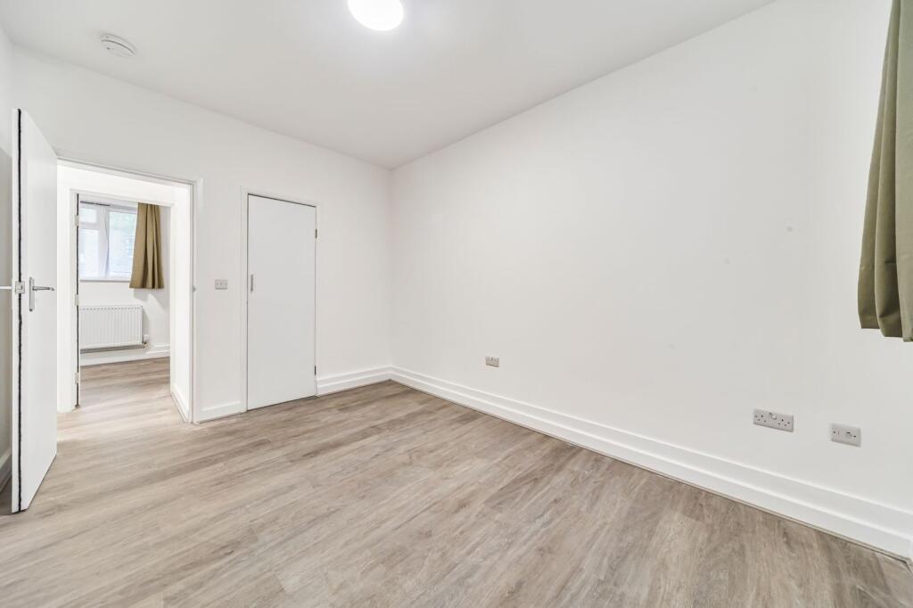 Apartment in London - View 5