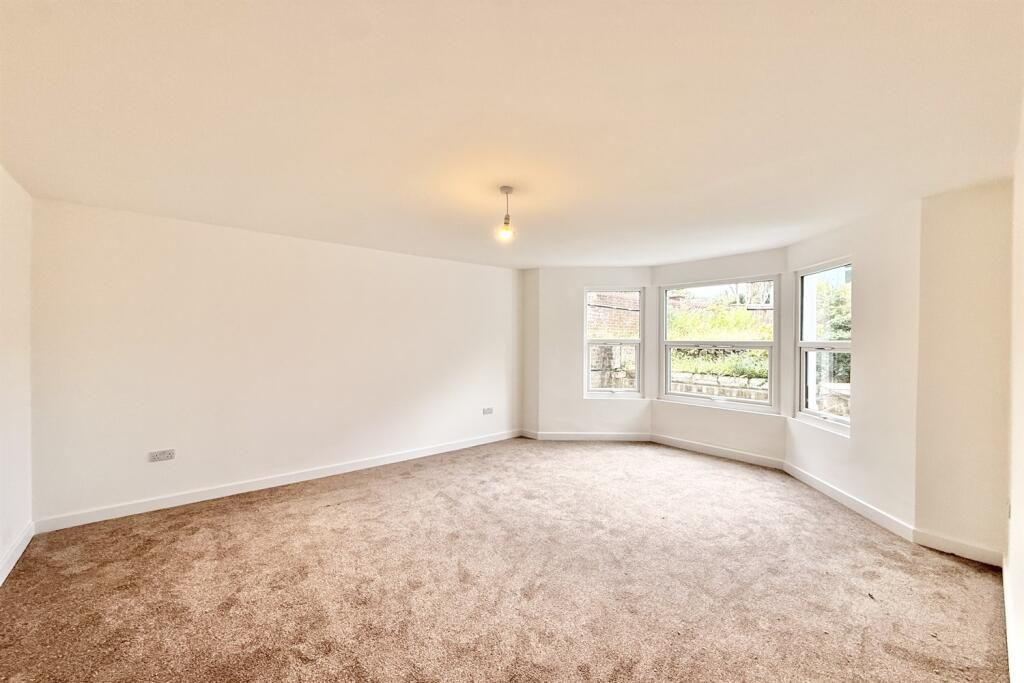 Main image of property: Bedford Hill, Balham, SW12