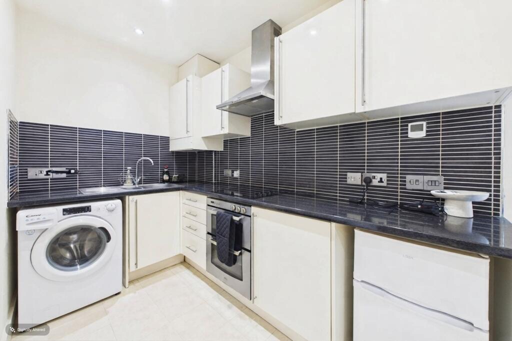 Main image of property: Grove House, Huntingdon Road, Fenstanton, Huntingdon, PE28