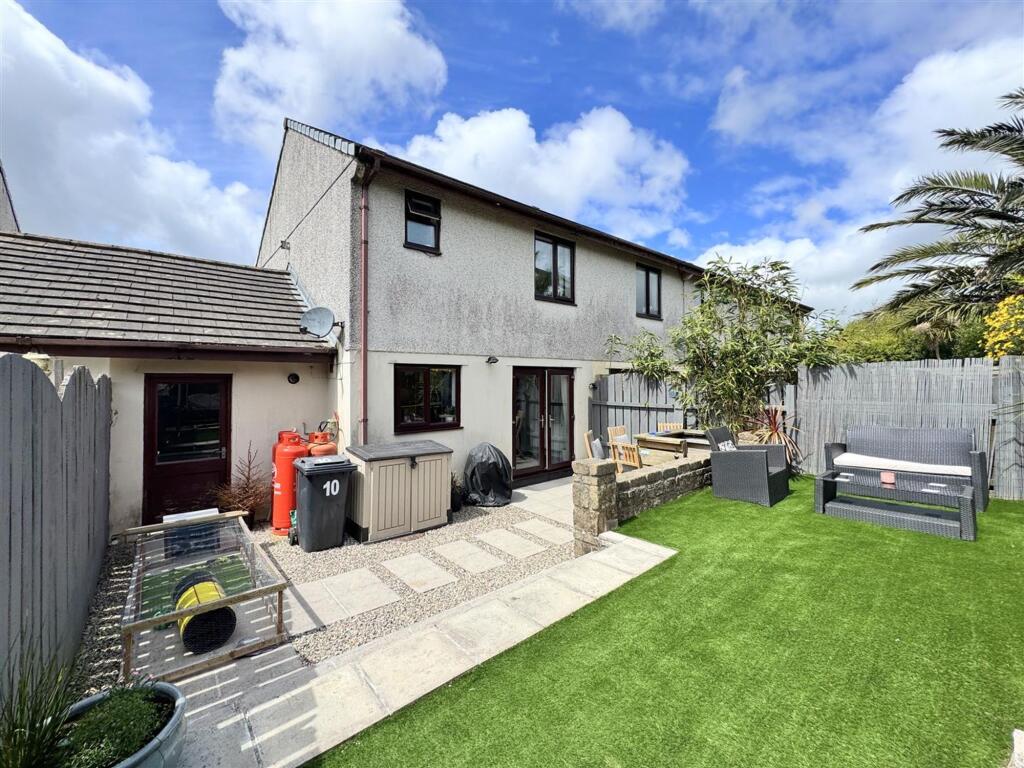 House in Penhale, Retew, St. Enoder - More