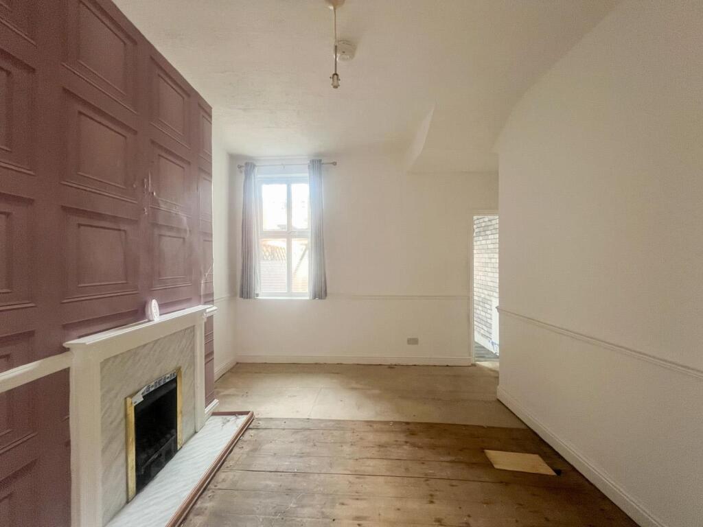 House in Hull - More