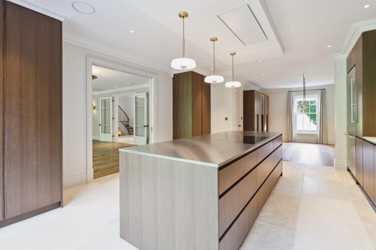 Eaton Park Road, Cobham, Surrey, KT11 photo 2
