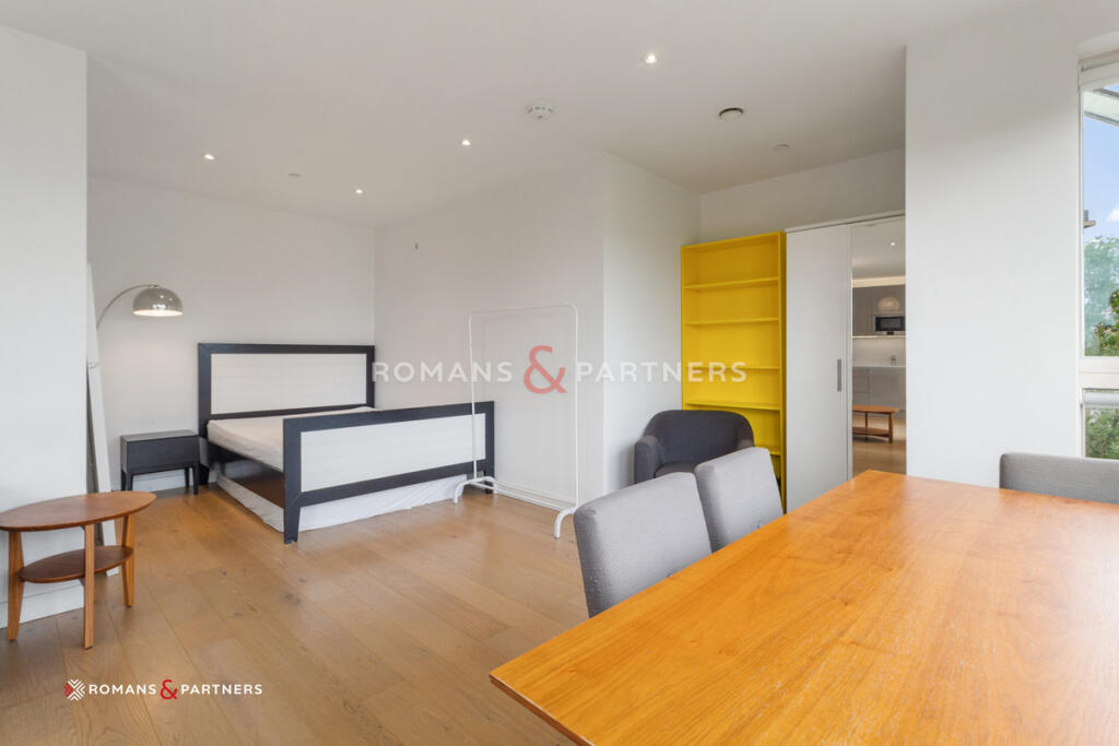 Studio flat for rent