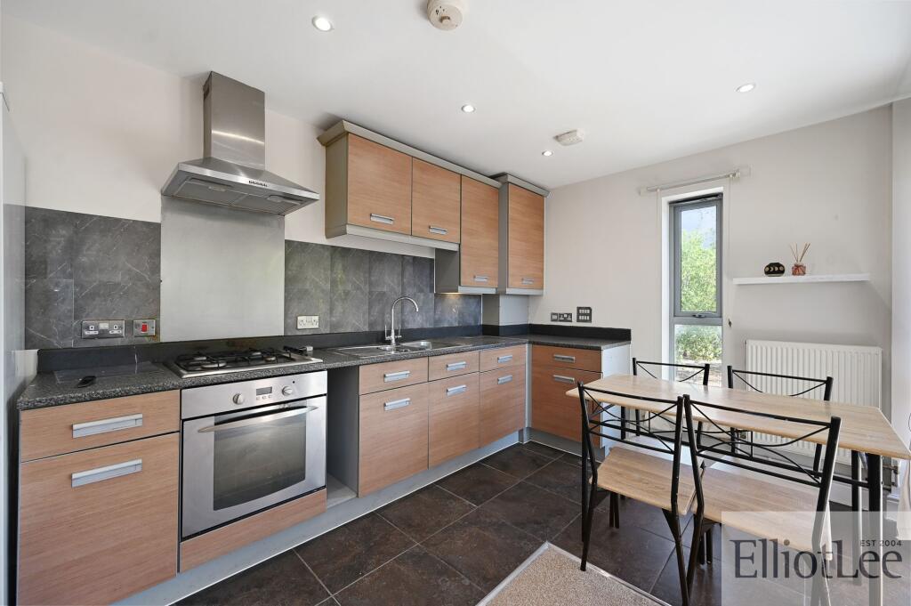 Apartment in Harrow - View 4