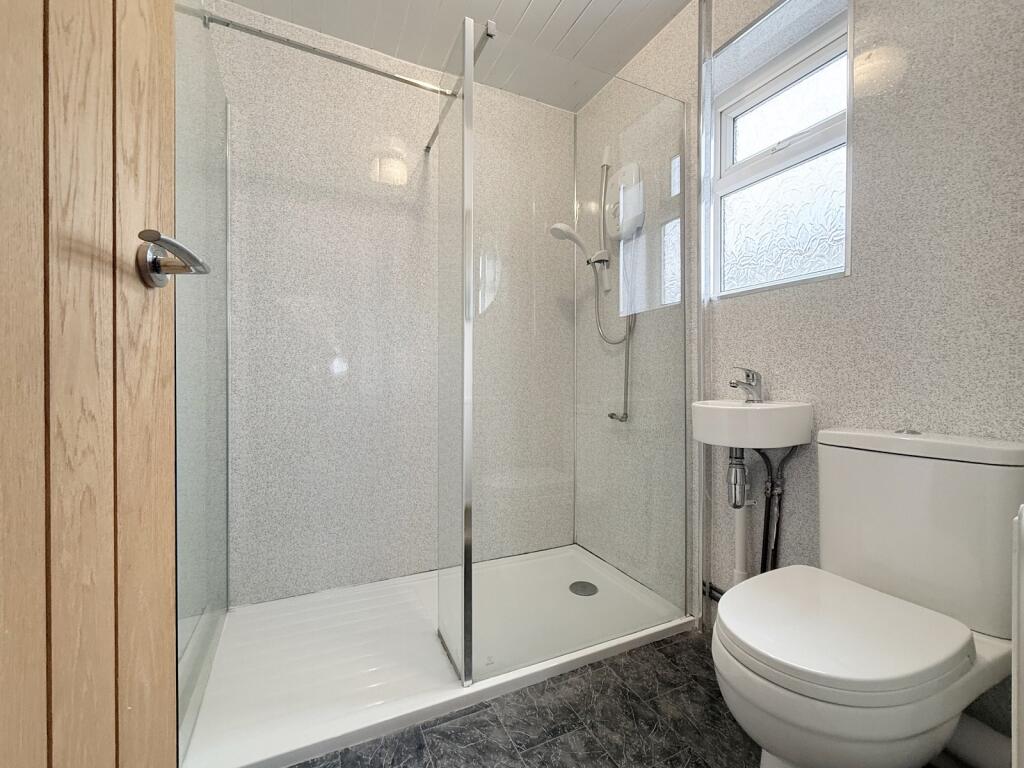Meadow Rise, Brynna, Pontyclun, Rhondda Cynon Taff. CF72 9TA photo 2