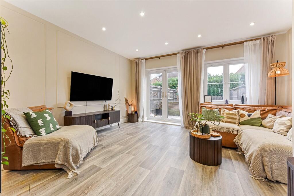 5, Maddoxwood, Chichester, West Sussex, PO19 photo 2