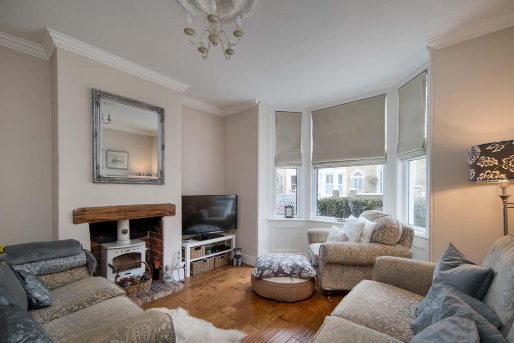 BALCONY WITH SEA VIEWS - Bellevue Rd, Cowes, Isle Of Wight - View 5