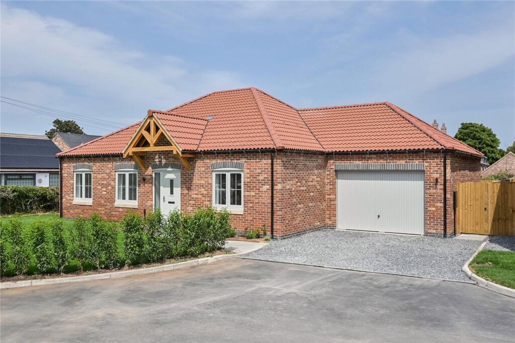 Main image of property: Thistle Oaks, South Back Lane, Tollerton, York