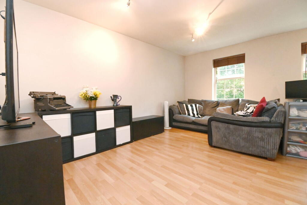 Apartment in Barnsley, South Yorkshire - View 5