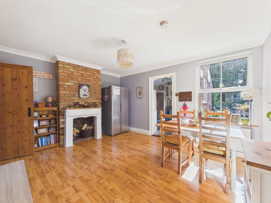 House in Braintree, Halstead - More