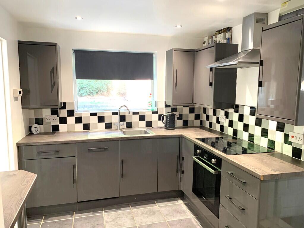House in Stoke-on-Trent - View 4