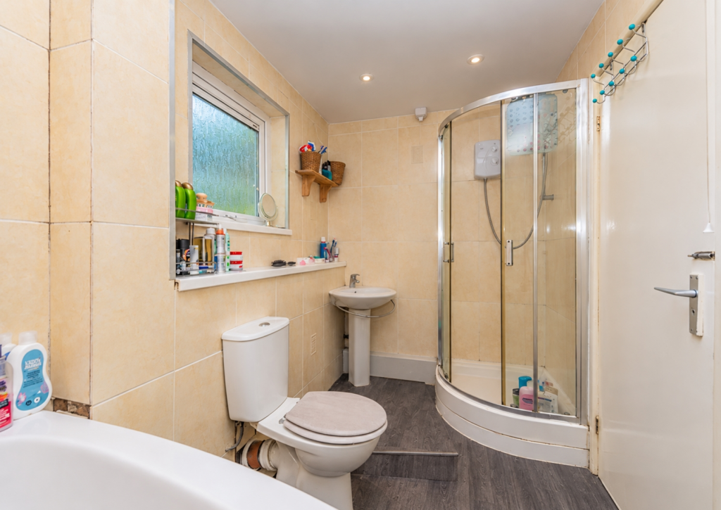 House in Wakefield - View 3