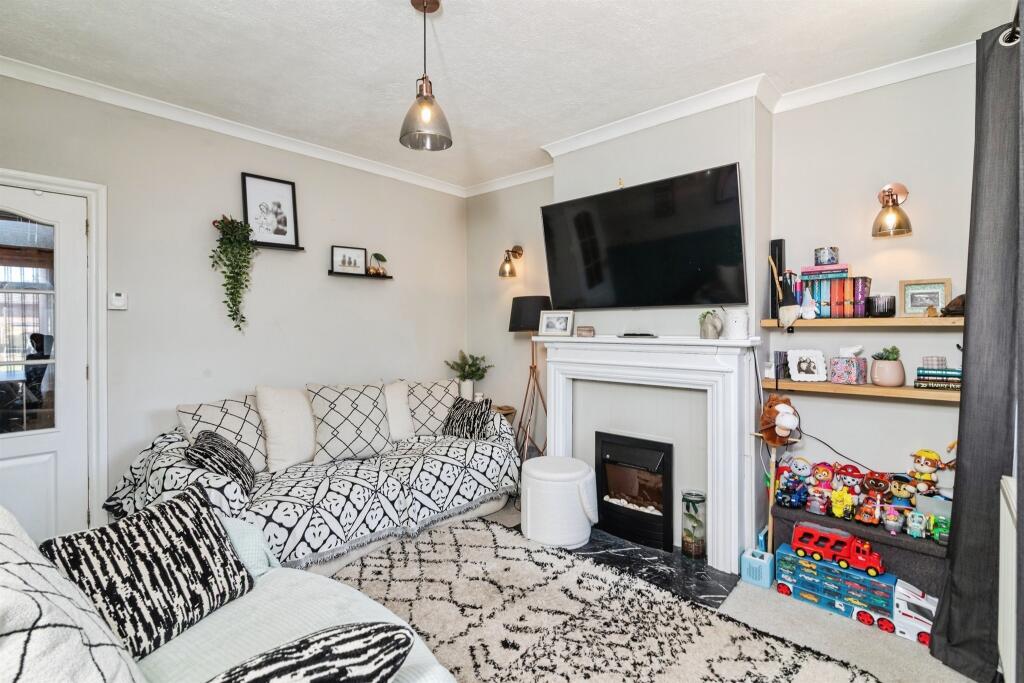 House in Lowestoft, Oulton - View 4
