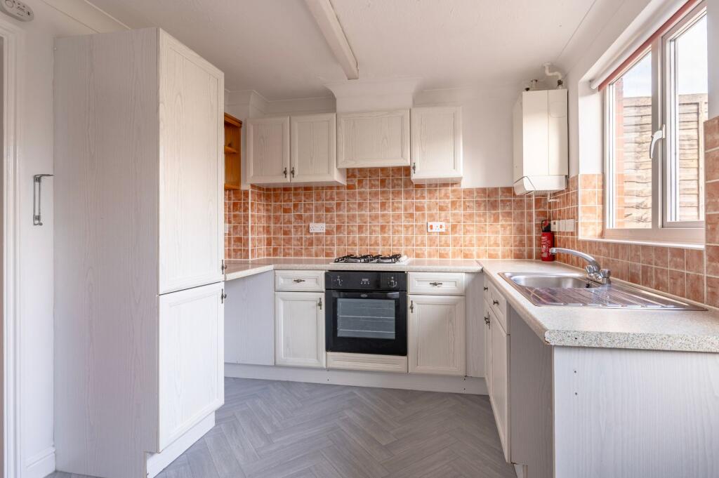 Guscott Close, Lowestoft photo 4