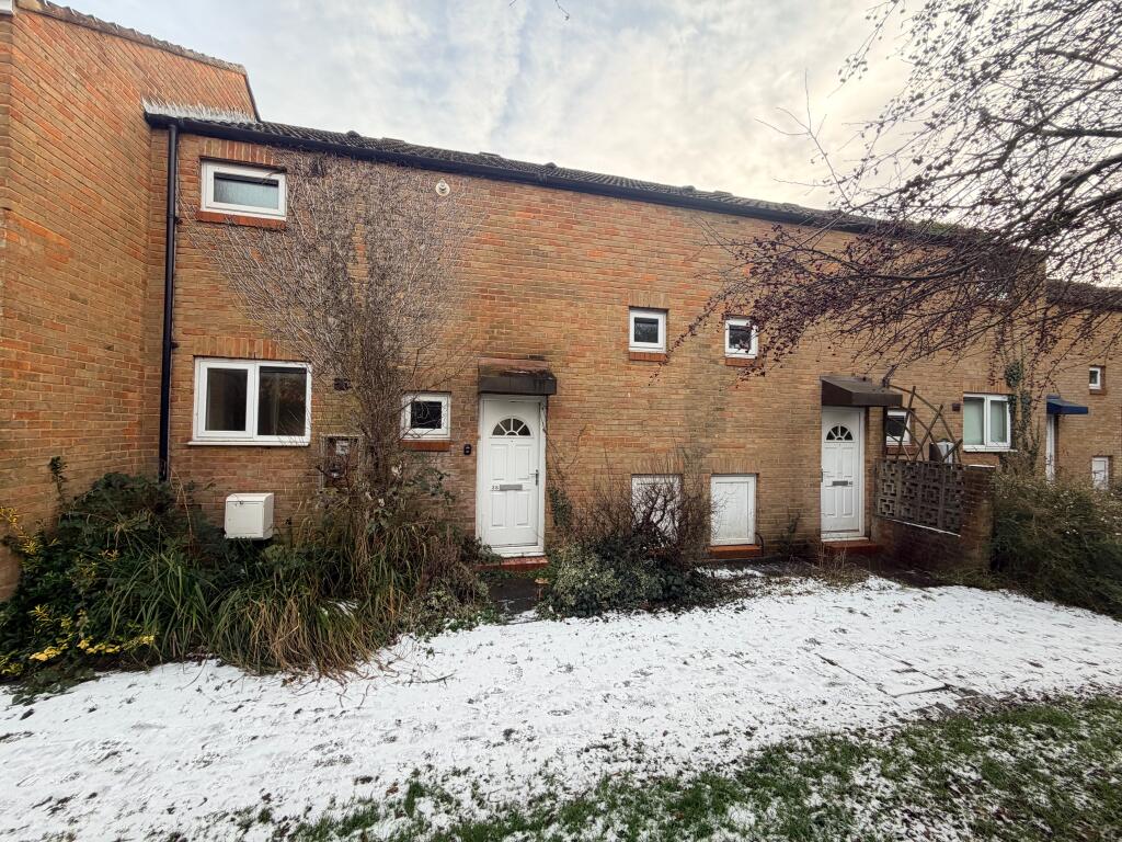 3-bed terraced on 38 Browney Path, Bedford MK41 7XH, £130,000