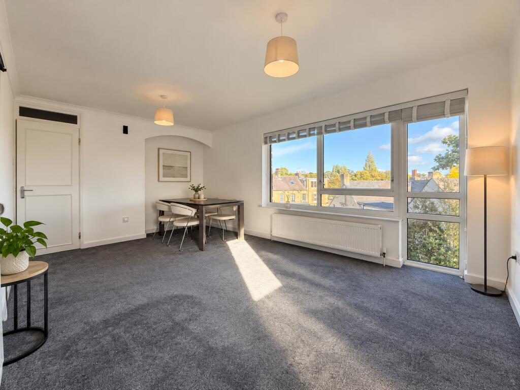 Renton Drive, Guiseley, Leeds, West Yorkshire, LS20 photo 3