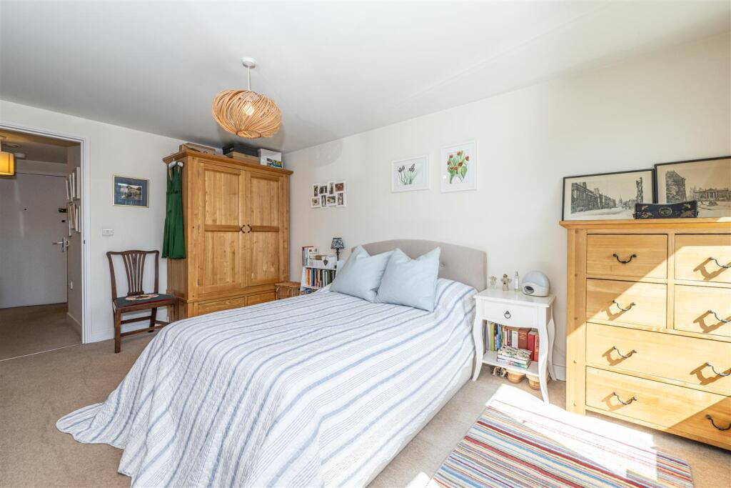 Apartment in London - More