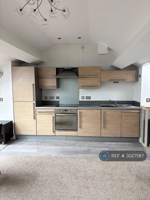 Apartment in Preston - View 2