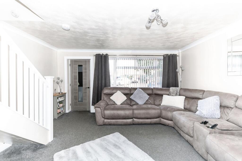 House in Nuneaton and Bedworth, Warwickshire - View 5