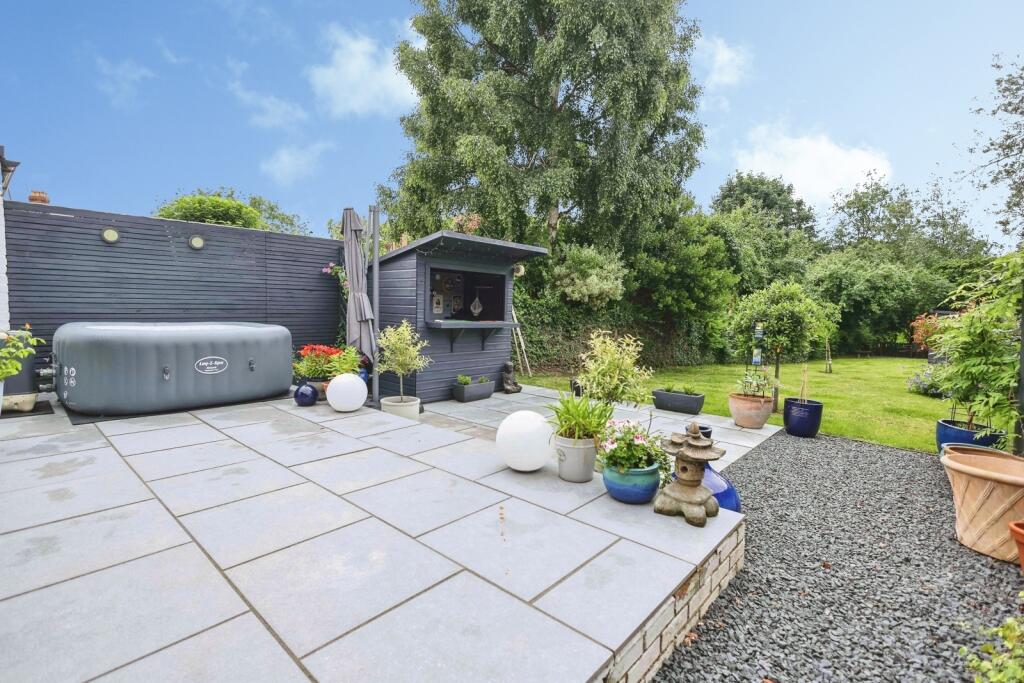 Church Street, Kempsey, Worcester, Worcestershire, WR5 - Więcej