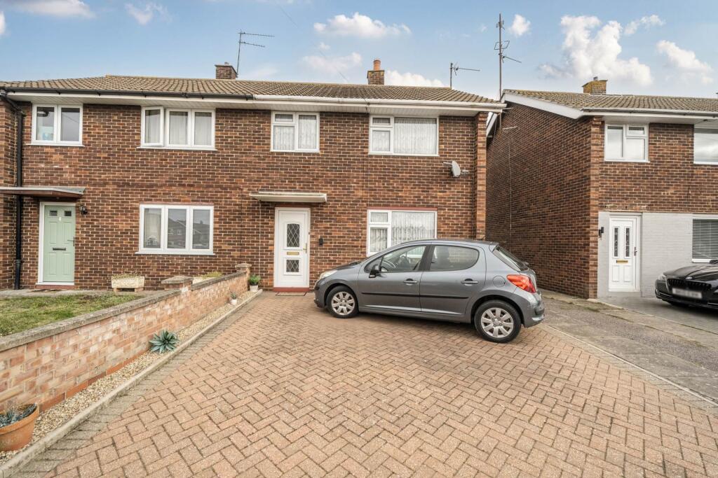 Main image of property: Queens Crescent, Clapham