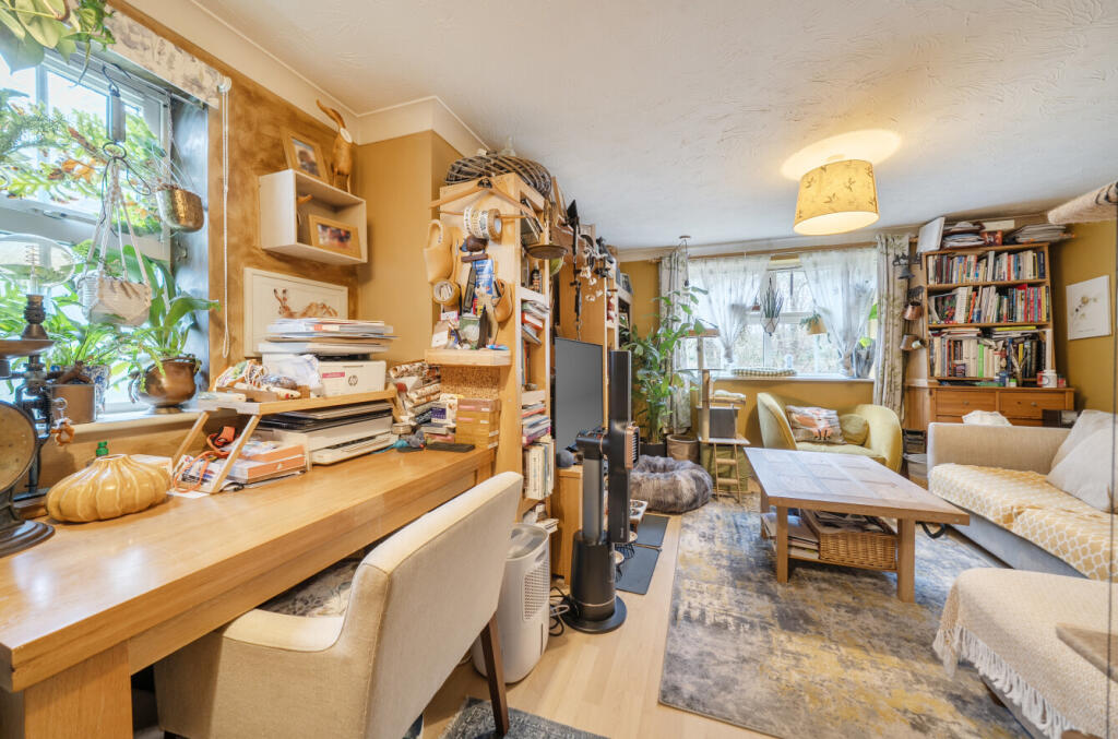 Apartment in Bracknell - View 4