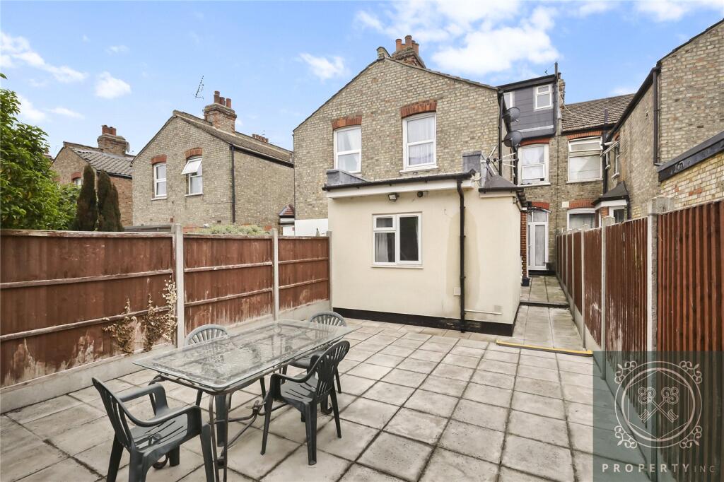 House in London, Noel Park, West Green - More