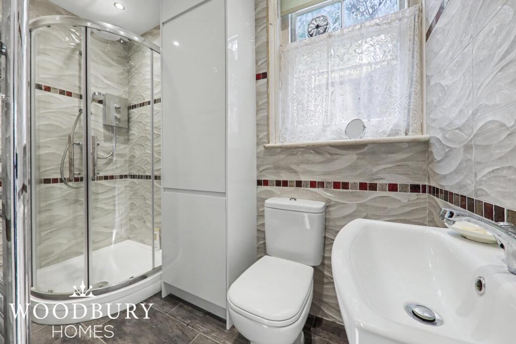 The Uplands, Loughton, IG10 - More