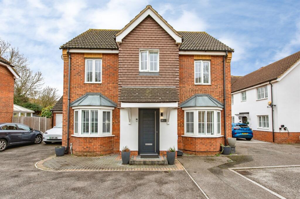 Main image of property: Hodges Close, Chafford Hundred, Grays