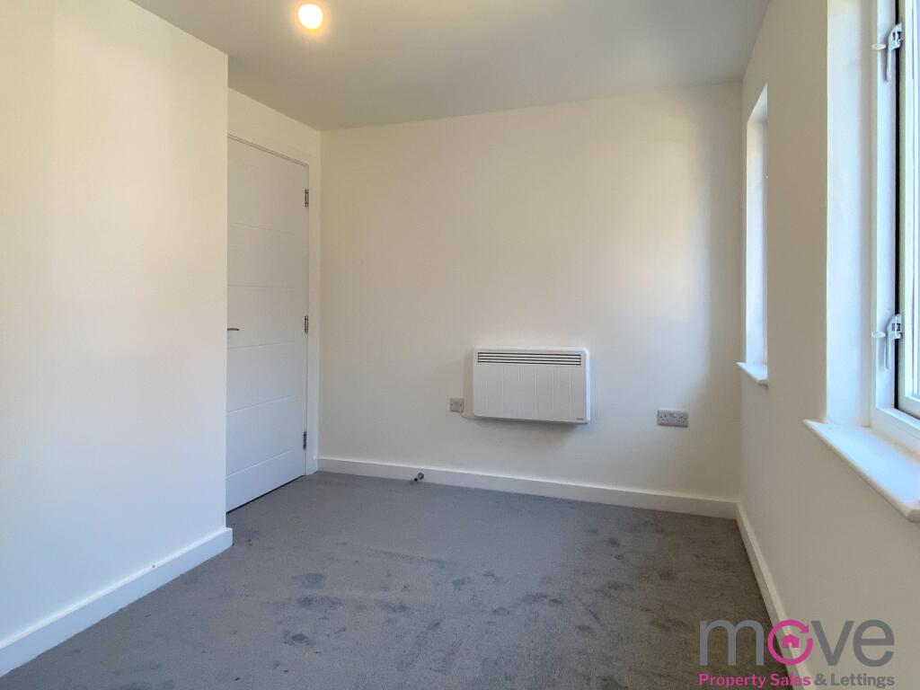 Apartment in Gloucester - View 4