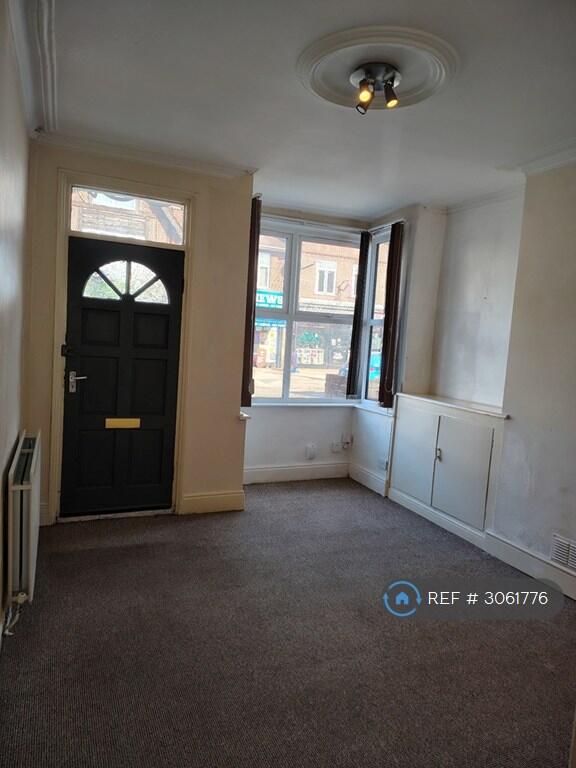 House in Nottingham - View 2