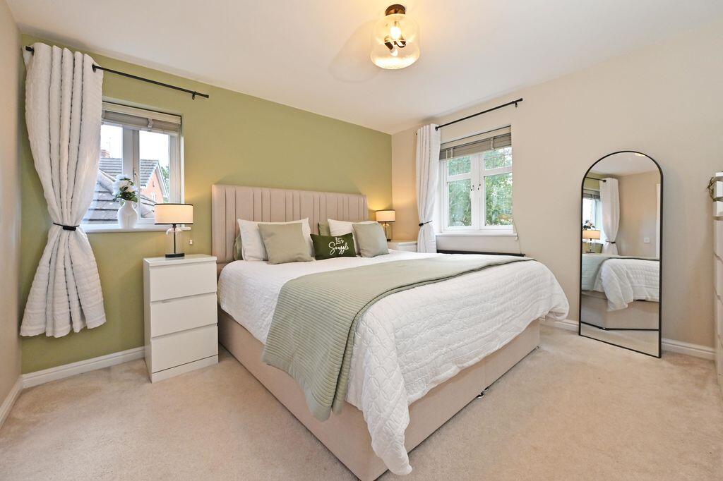 House in Stoke-on-Trent - More