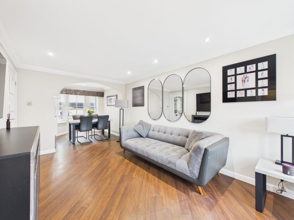 House in Blantyre, West Craigs - View 2