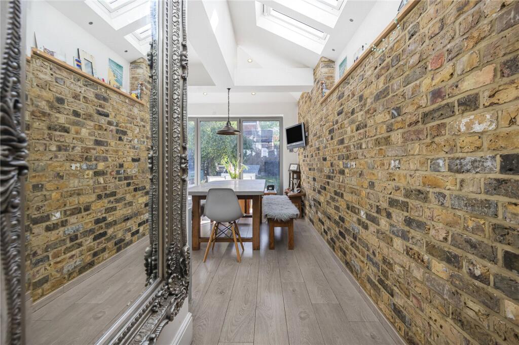 House in Radlett, Battlers Green, Aldenham - View 5