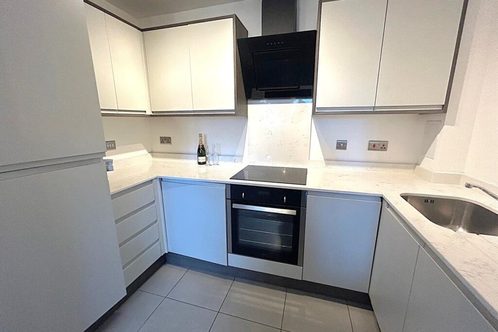 Hitchin Road, Arlesey, SG15 photo 4