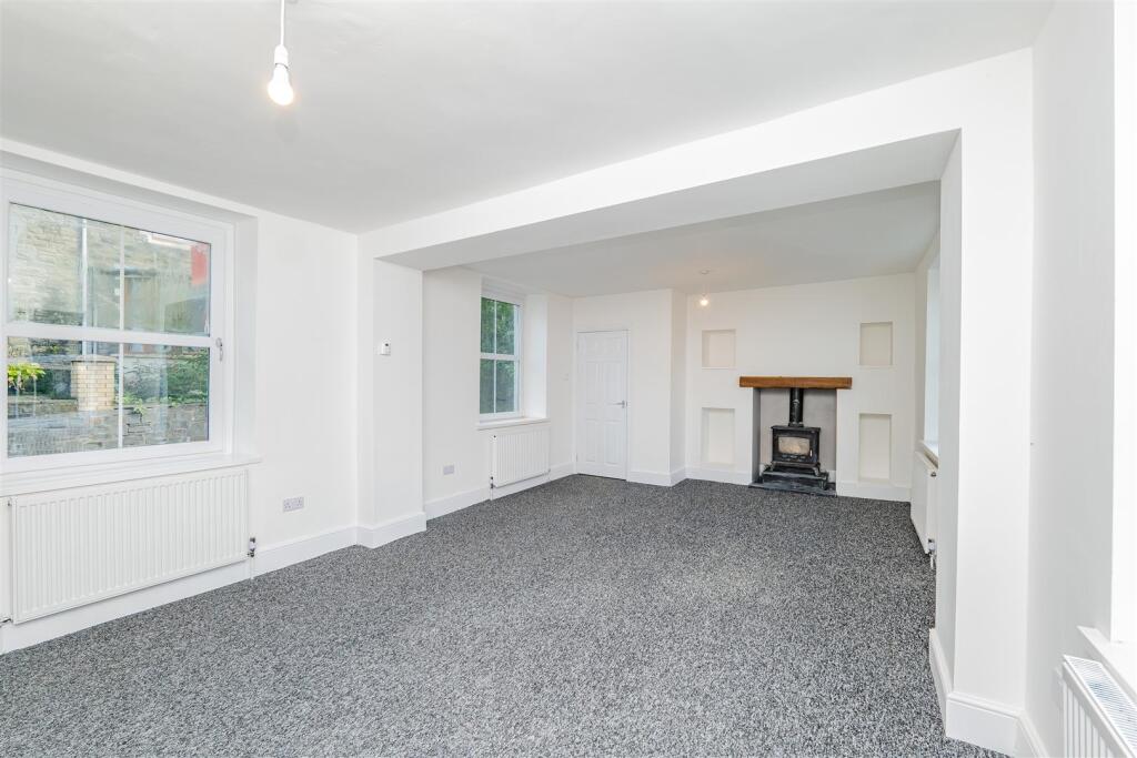 House in Newport - View 5