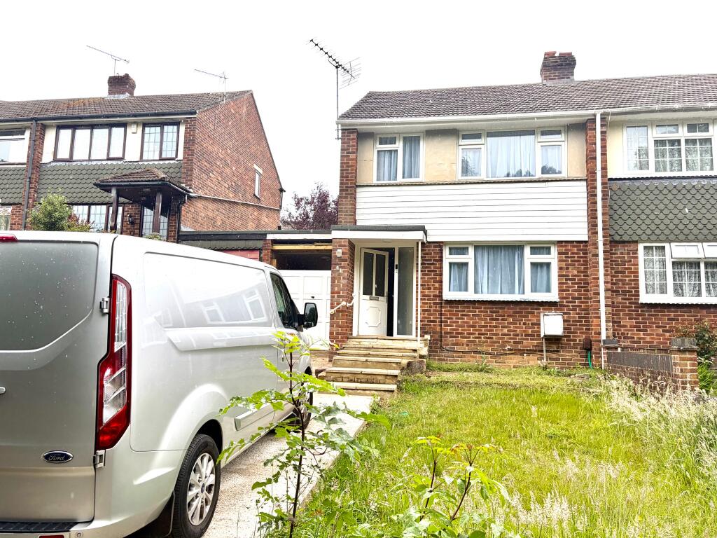 Main image of property: SHOLING, SO19
