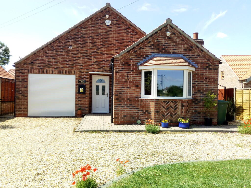 3-bed detached on Carrhouse Road, Belton, £332,000