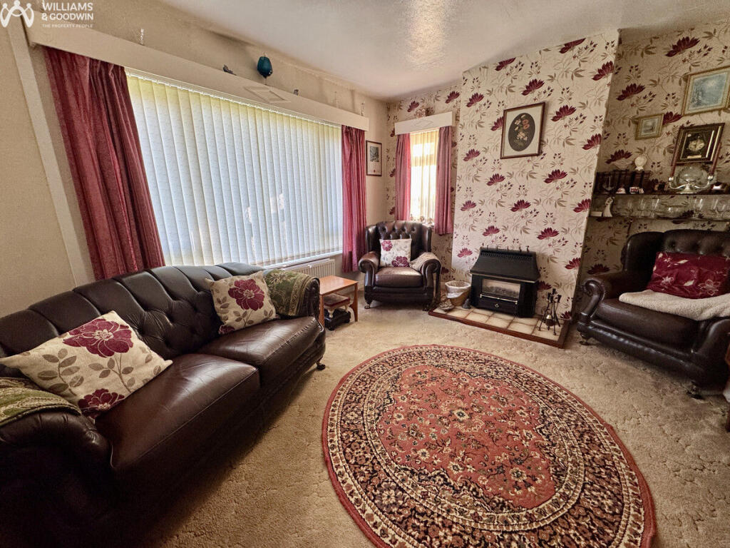 Llanfawr Road, Holyhead, Anglesey, LL65 photo 4