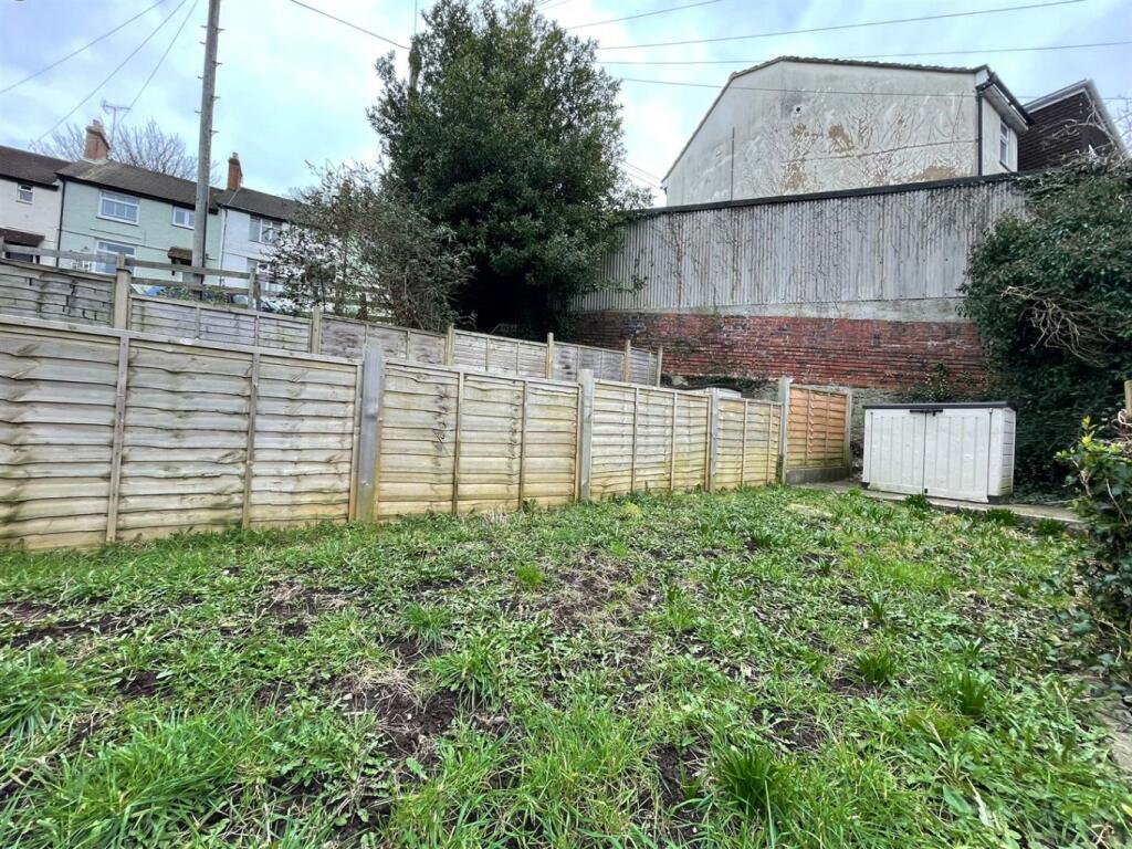 2 bedroom ground floor flat for rent