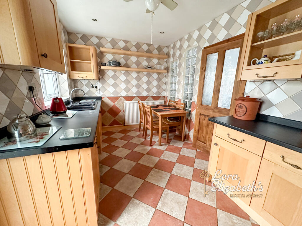 House in Ashfield, Sutton in Ashfield, Nottinghamshire - View 2