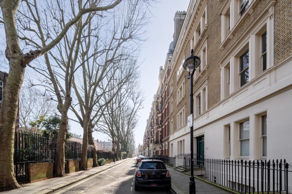 Apartment in London - View 5