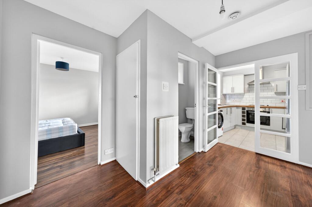 Apartment in London - View 5