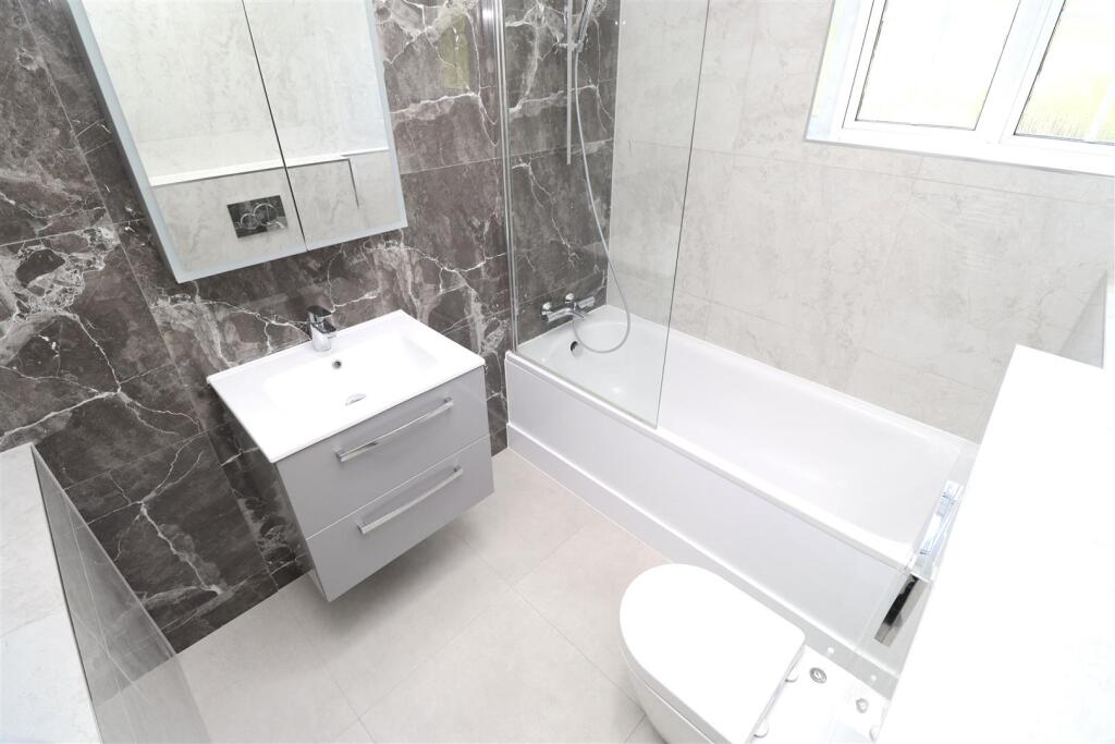 House in London - View 4