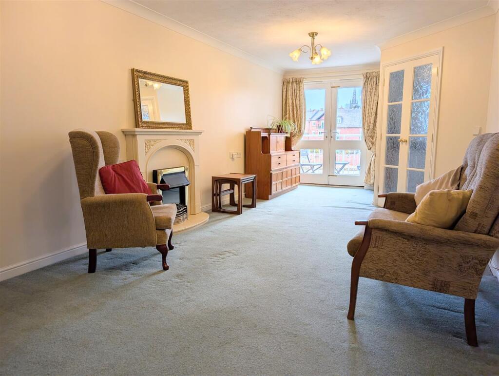 21 Hazledine Court, Longden Coleham, Shrewsbury, SY3 7BS photo 4
