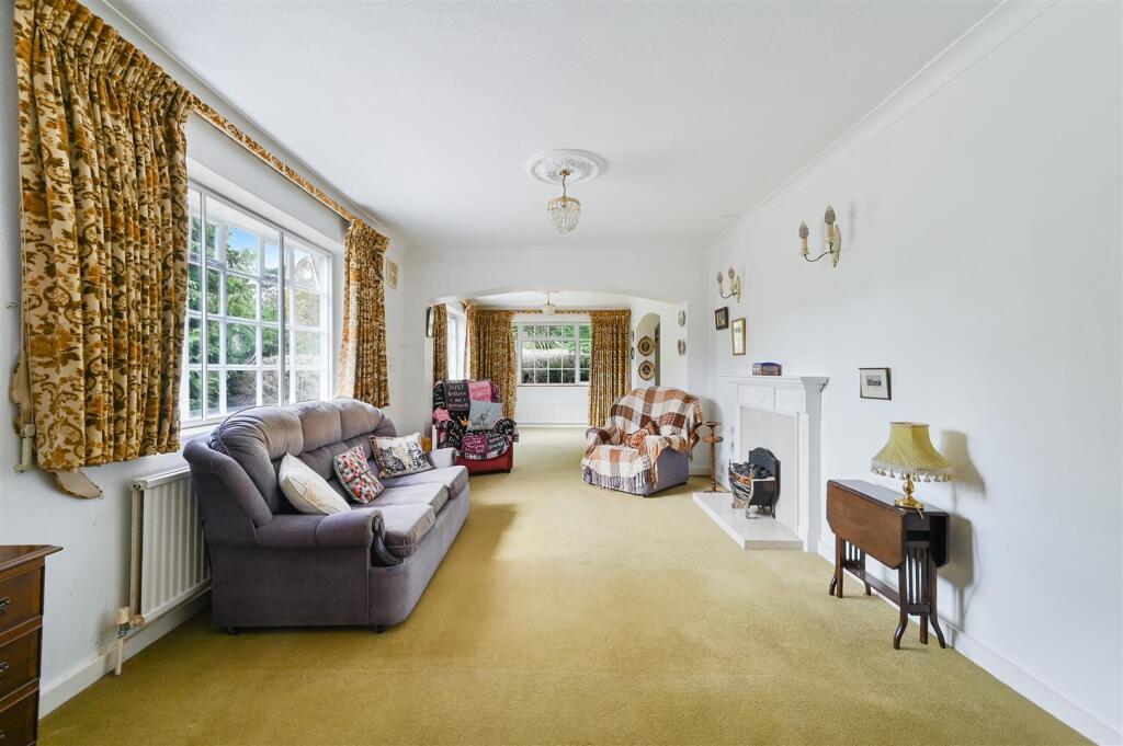 House in Croydon - View 2