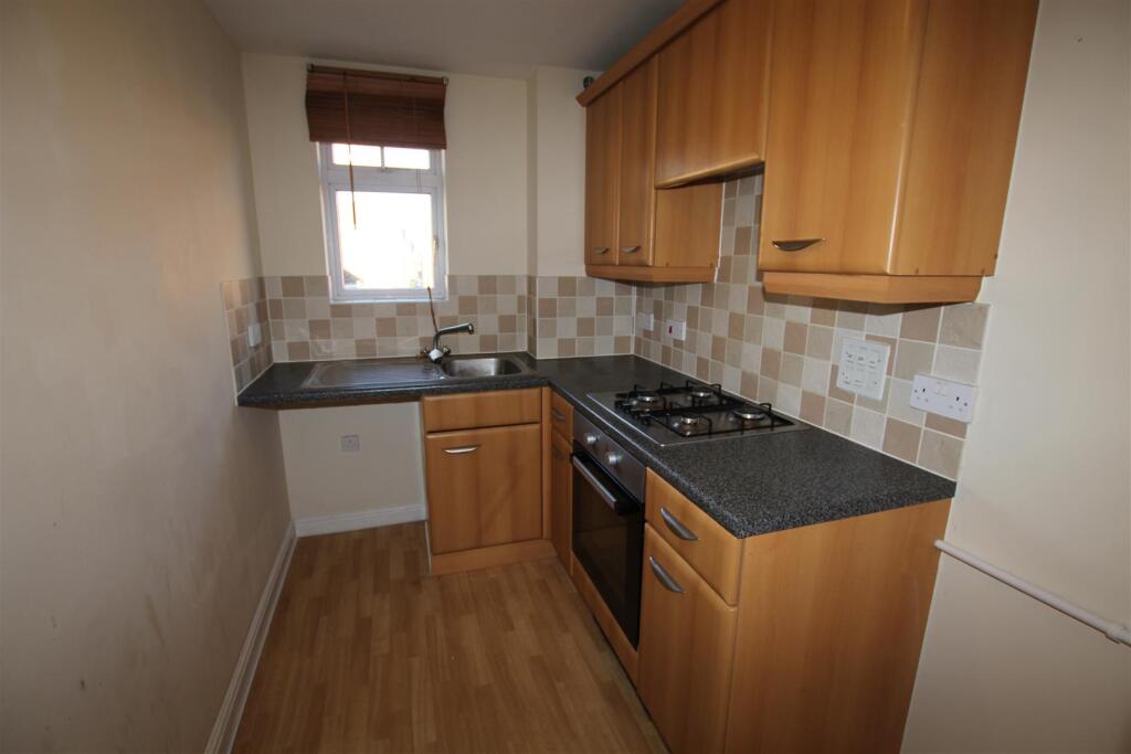 Apartment in Southampton - View 3